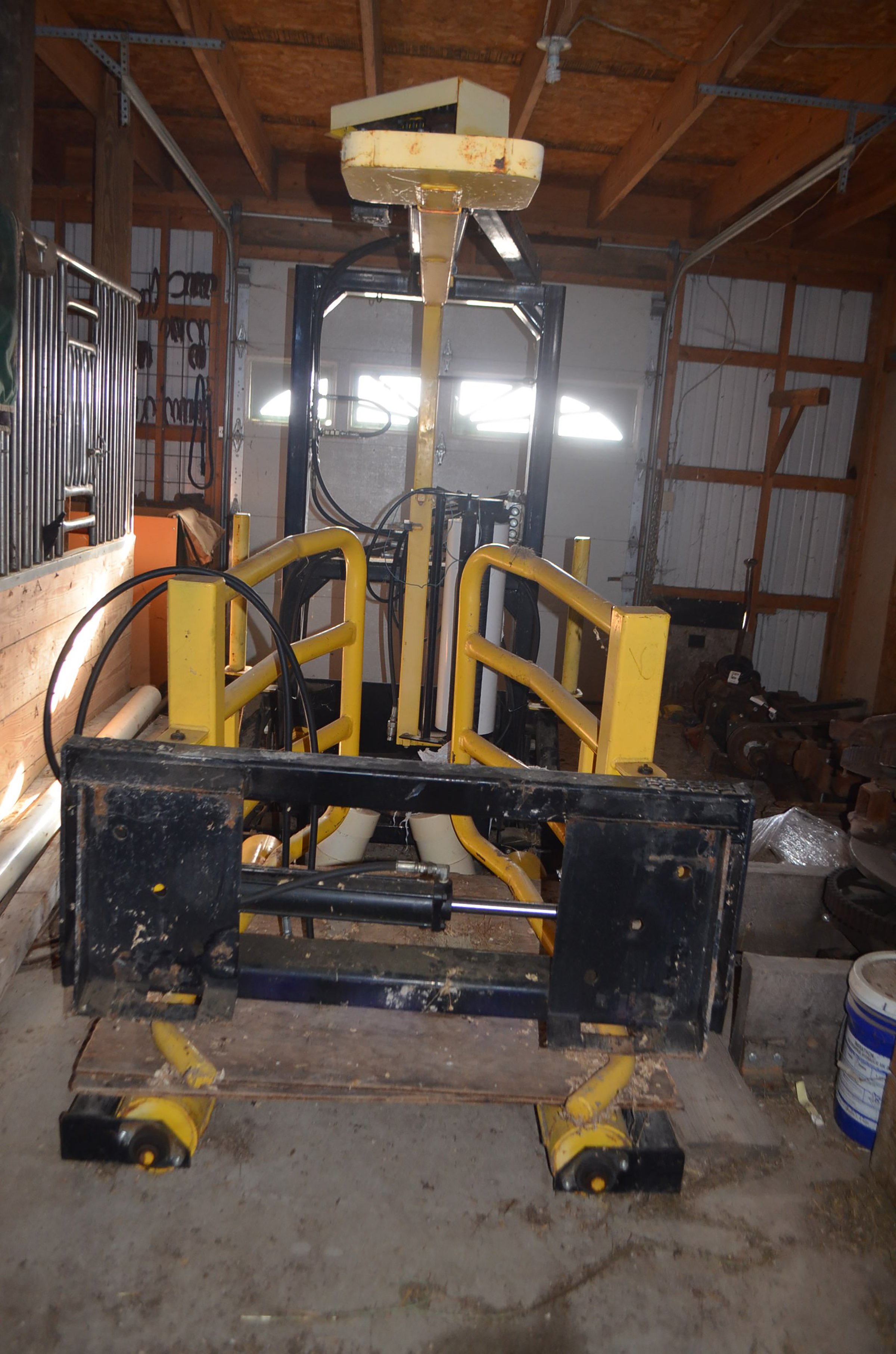 Property photo 37 - CONSTRUCTION, SHOP & FARM EQUIPMENT AUCTION IN ALLEN CO., INDIANA